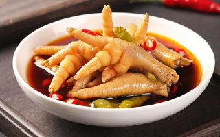 为什么小鸡爪与泡椒搭配成为生活中的一大美味享受？