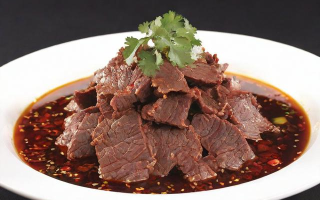 如何通过快快乐生活一点通来挑选优质牛肉？
