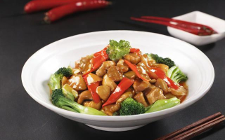 生活中我们该如何注意食物的选择与搭配？