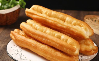 生活一点通油条视频如何制作美味可口的油条？