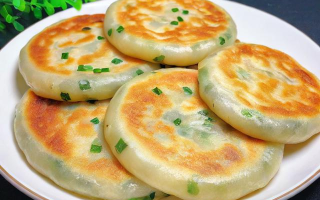 如何制作葱花烙饼？