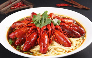 向往的生活中黄小厨做的小龙虾面，其独特风味背后有哪些烹饪秘诀？