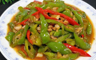 如何制作美味的炒辣椒？