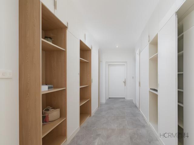 走廊空间如何巧妙利用?狭窄过道能做衣柜吗?-第1张图片-HCRM百科 走廊空间如何巧妙利用?狭窄过道能做衣柜吗?-第1张图片-HCRM百科