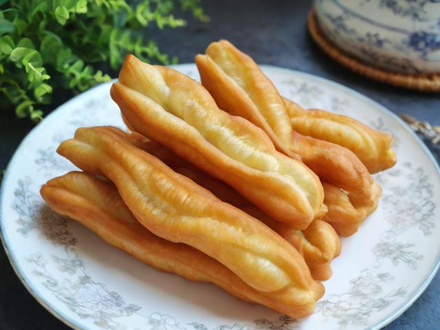 如何在家自制美味油条?-第2张图片-HCRM百科 如何在家自制美味油条?-第2张图片-HCRM百科
