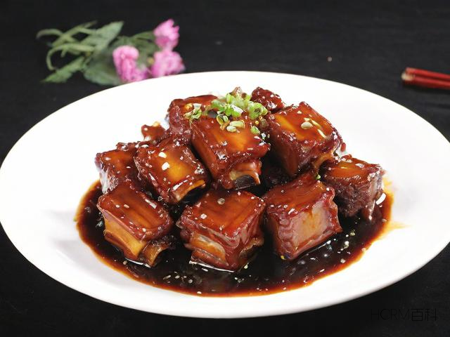 黄磊在向往的生活中做的糖醋排骨为何会呈现黑乎乎的外观?-第1张图片-HCRM百科 黄磊在向往的生活中做的糖醋排骨为何会呈现黑乎乎的外观?-第1张图片-HCRM百科