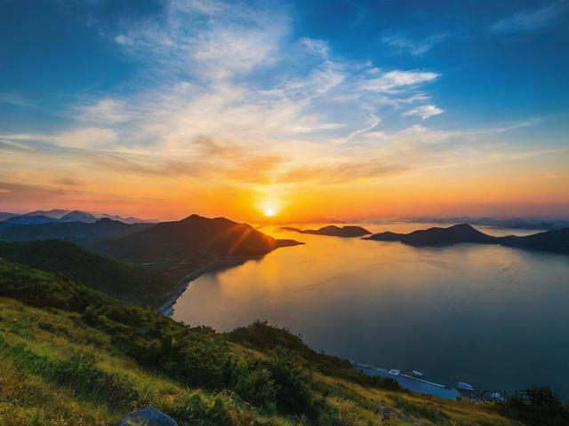 手机和风景融合怎么弄-第1张图片-HCRM百科 手机和风景融合怎么弄-第1张图片-HCRM百科